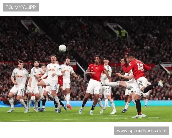 曼联防线频频被打穿，问题不在个人而在整体结构崩了